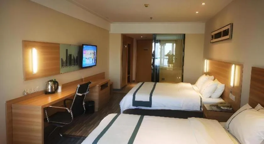 Bed in City Comfort Inn Wuhan Sports Center Sanjiaohu Metro Station