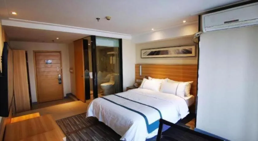 Bed in City Comfort Inn Wuhan Sports Center Sanjiaohu Metro Station