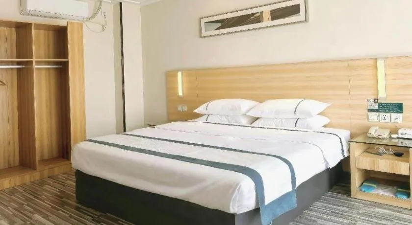 Bed in City Comfort Inn Wuhan Sports Center Sanjiaohu Metro Station