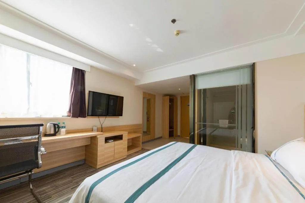 Bed in City Comfort Inn Wuhan Sports Center Sanjiaohu Metro Station