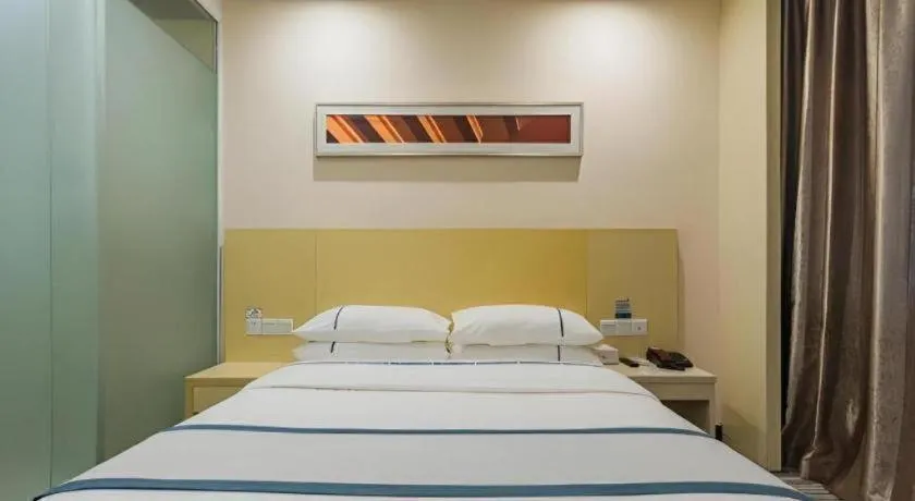 Bed in City Comfort Inn Guangzhou Tower Kecun Metro Station Dunhe