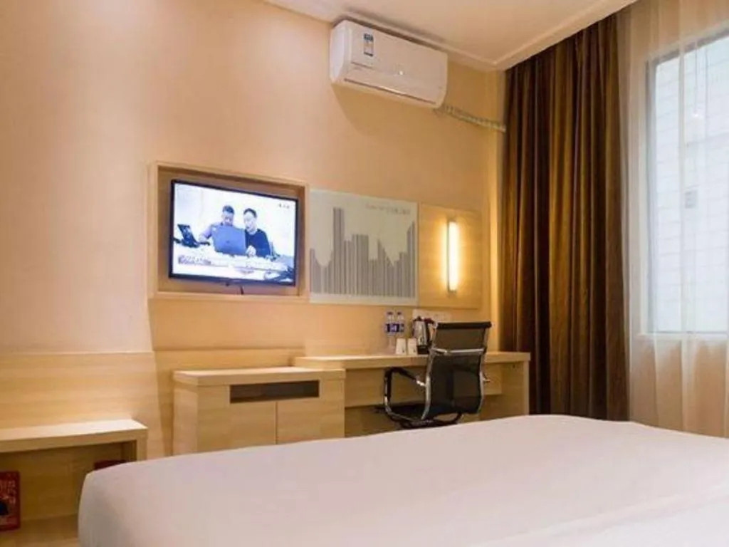 Bed in City Comfort Inn Guangzhou Zengcheng Yonghe Yongkang Road
