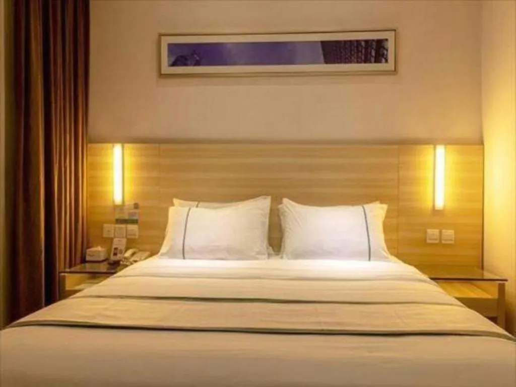 Bed in City Comfort Inn Guangzhou Zengcheng Yonghe Yongkang Road