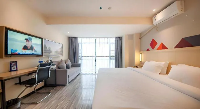 Bed in Borrman Hotel Guilin High-speed Railway North Station Evergrande Plaza