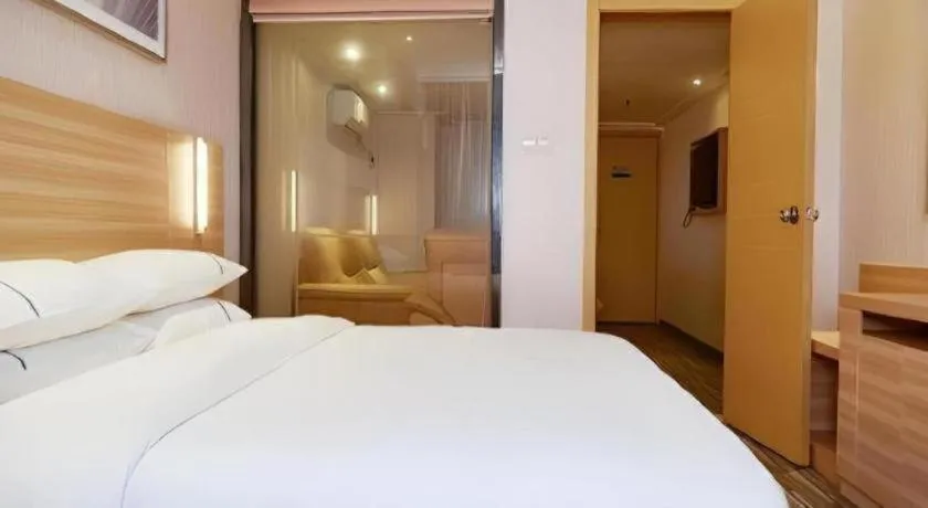 Bed in City Comfort Inn Guangzhou Luyuan Road Taojin Metro Station