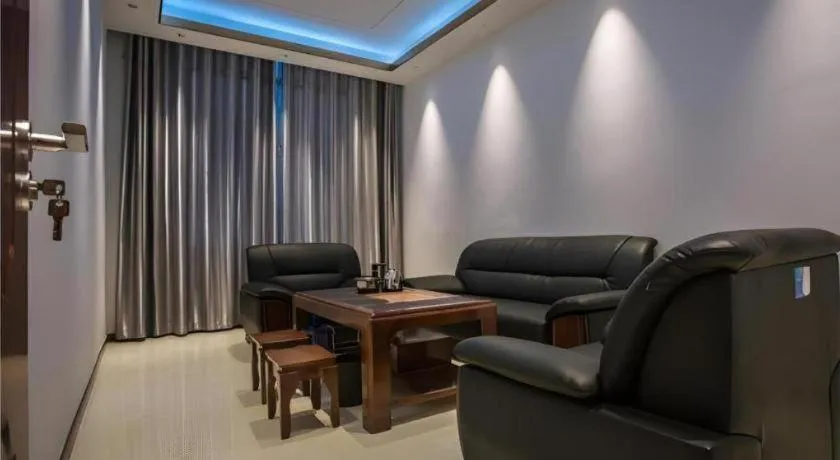 Borrman Hotel Qianjiang High-speed Railway Station Lobster City