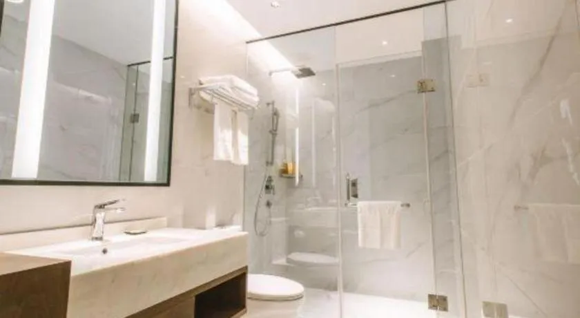 Borrman Hotel Qianjiang High-speed Railway Station Lobster City