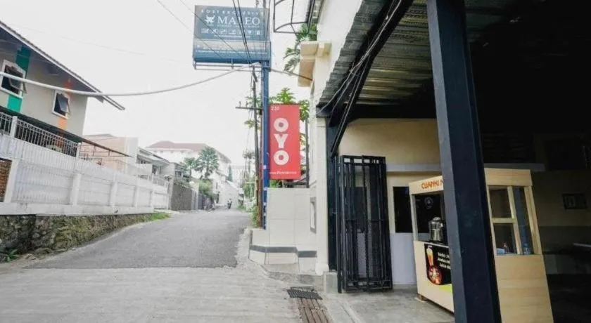 OYO Maleo Exclusive Residence near Universitas Kristen Maranatha
