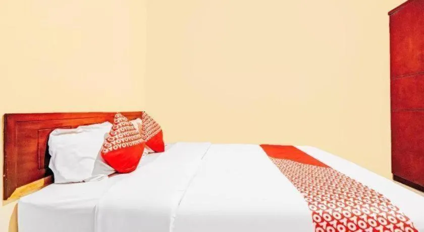 Bed in OYO Maleo Exclusive Residence near Universitas Kristen Maranatha