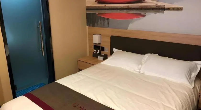 Bed in Thank Inn Hotel Anhui Chuzhou Fengyang County Bus Station