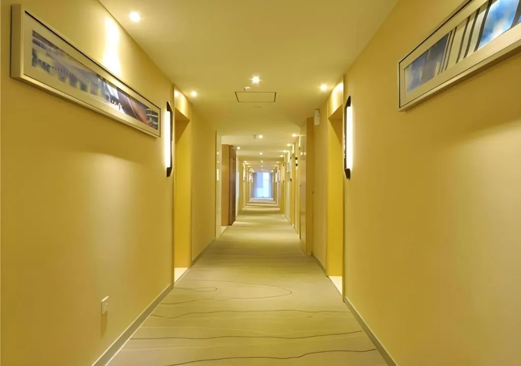 City Comfort Inn Wuhan Tianhe Airport Julong Avenue Metro Station