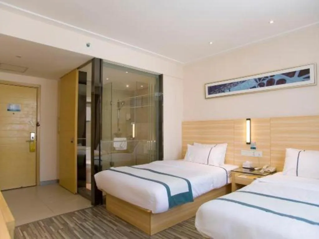 Bed in City Comfort Inn Guilin Xiangbi Mountain Park