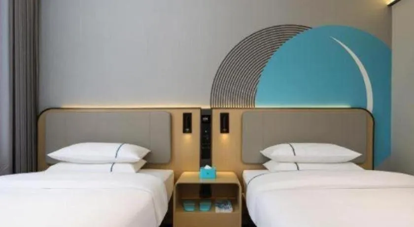 Bed in City Comfort Inn Guilin Xiangbi Mountain Park
