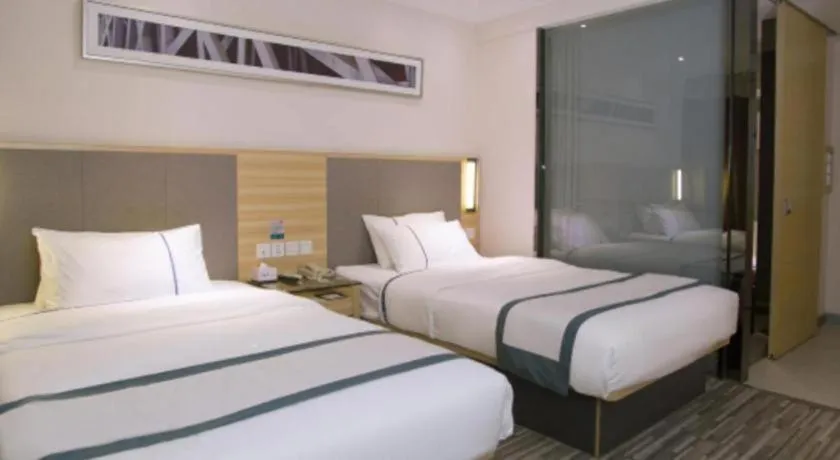 Bed in City Comfort Inn Guilin Xiangbi Mountain Park