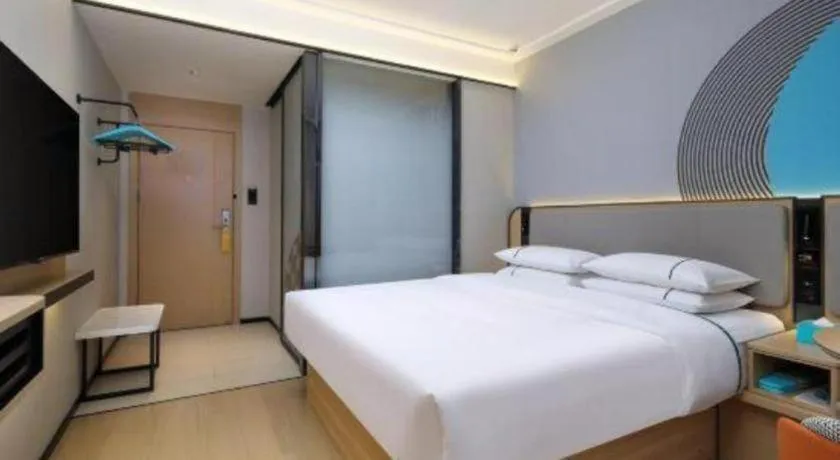 Bed in City Comfort Inn Guilin Xiangbi Mountain Park