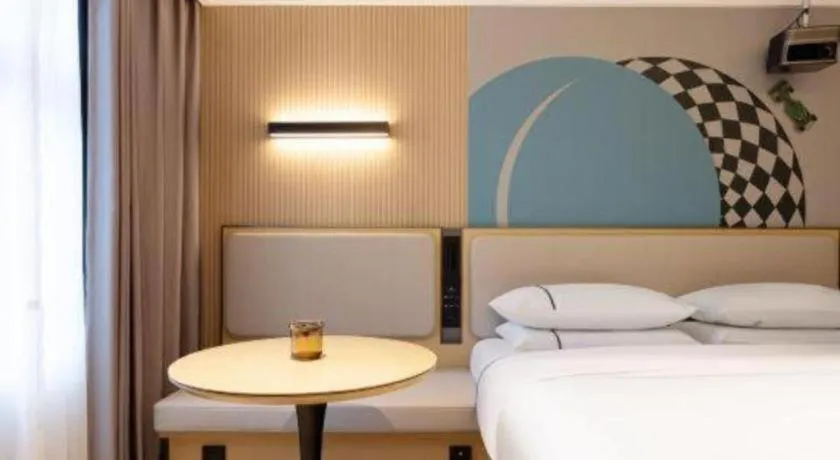 Bed in City Comfort Inn Guilin Xiangbi Mountain Park