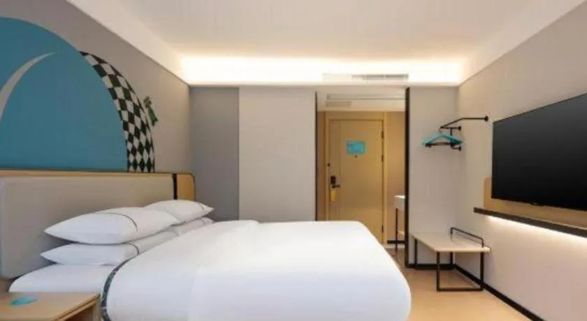 Bed in City Comfort Inn Guilin Xiangbi Mountain Park