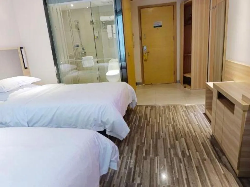 Bed in City Comfort Inn Guilin Xiangbi Mountain Park