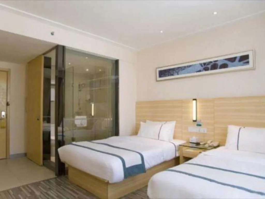 Bed in City Comfort Inn Guilin Xiangbi Mountain Park