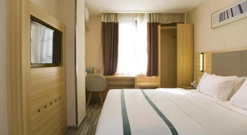 Bed in City Comfort Inn Guilin Xiangbi Mountain Park