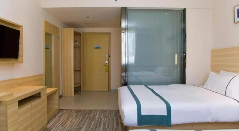 Bed in City Comfort Inn Guilin Xiangbi Mountain Park