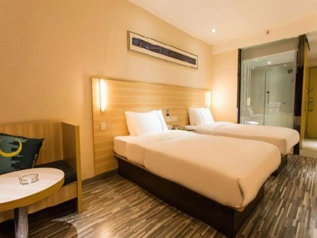 Bed in City Comfort Inn Nanning Dashatian Metro Station