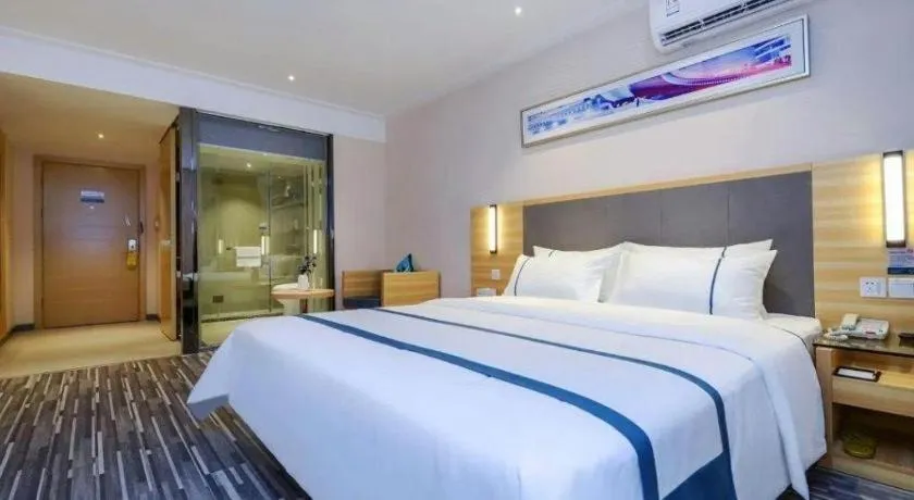 Bed in City Comfort Inn Guiyang Yan'an Middle Road Fountain Metro Station