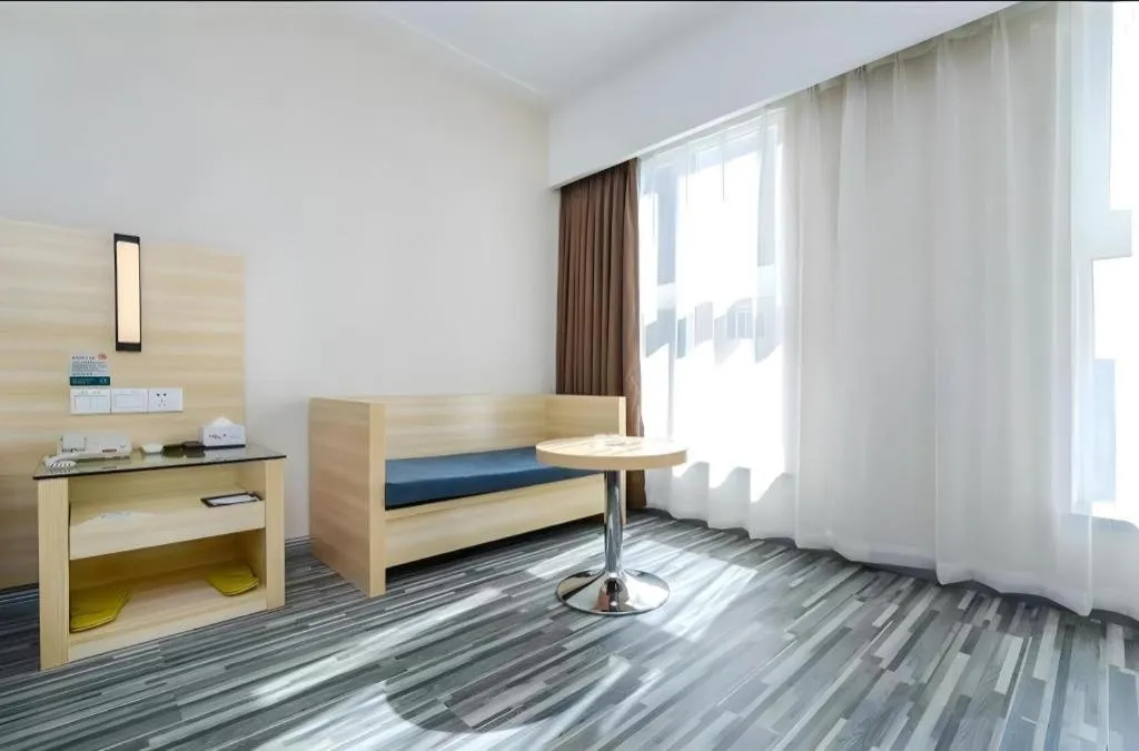 Bed in City Comfort Inn Guiyang Yan'an Middle Road Fountain Metro Station