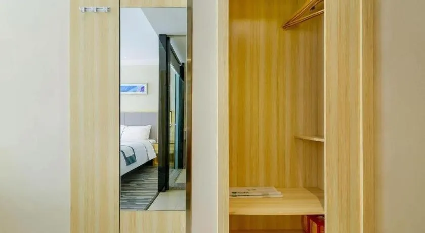 Bed in City Comfort Inn Guiyang Yan'an Middle Road Fountain Metro Station