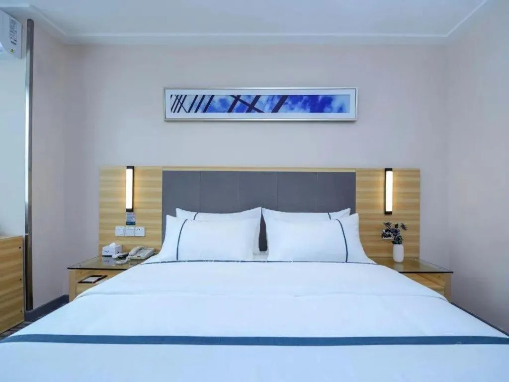 Bed in City Comfort Inn Guiyang Yan'an Middle Road Fountain Metro Station