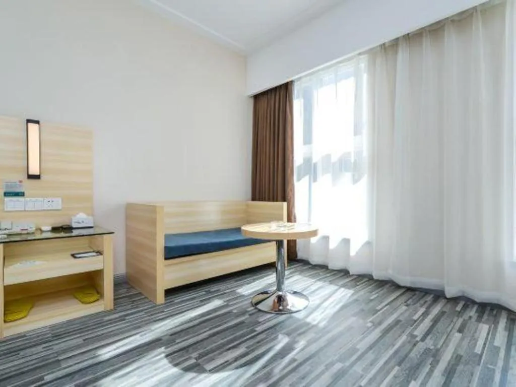 Bed in City Comfort Inn Guiyang Yan'an Middle Road Fountain Metro Station