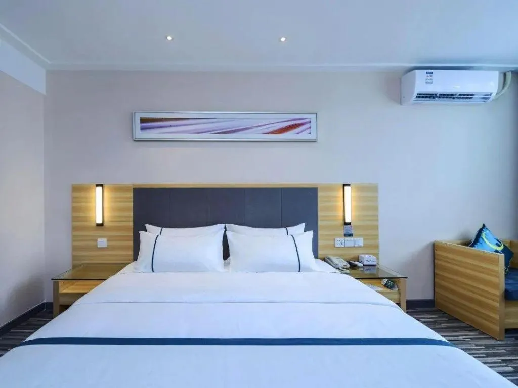 Bed in City Comfort Inn Guiyang Yan'an Middle Road Fountain Metro Station