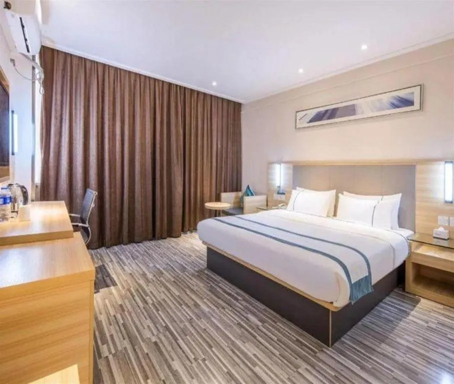 Bed in City Comfort Inn Guiyang Yan'an Middle Road Fountain Metro Station