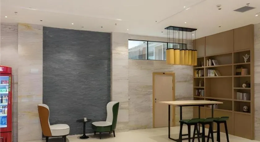 City Comfort Inn Liuzhou High-speed Railway Station Entrance