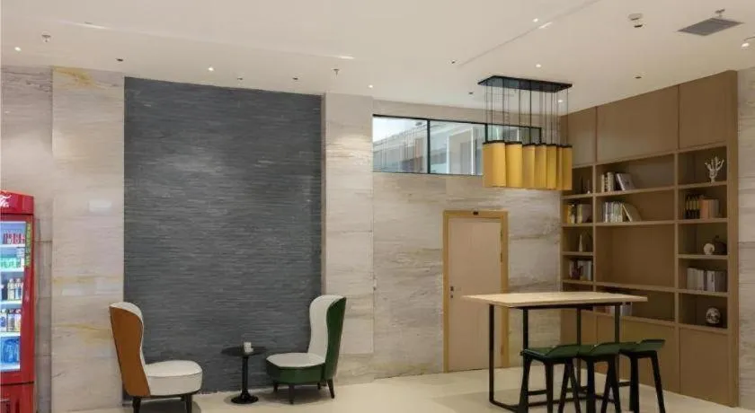 City Comfort Inn Liuzhou High-speed Railway Station Entrance