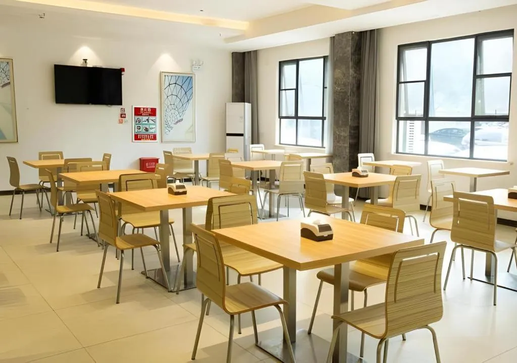 City Comfort Inn Huanggang Tuanfeng Passenger