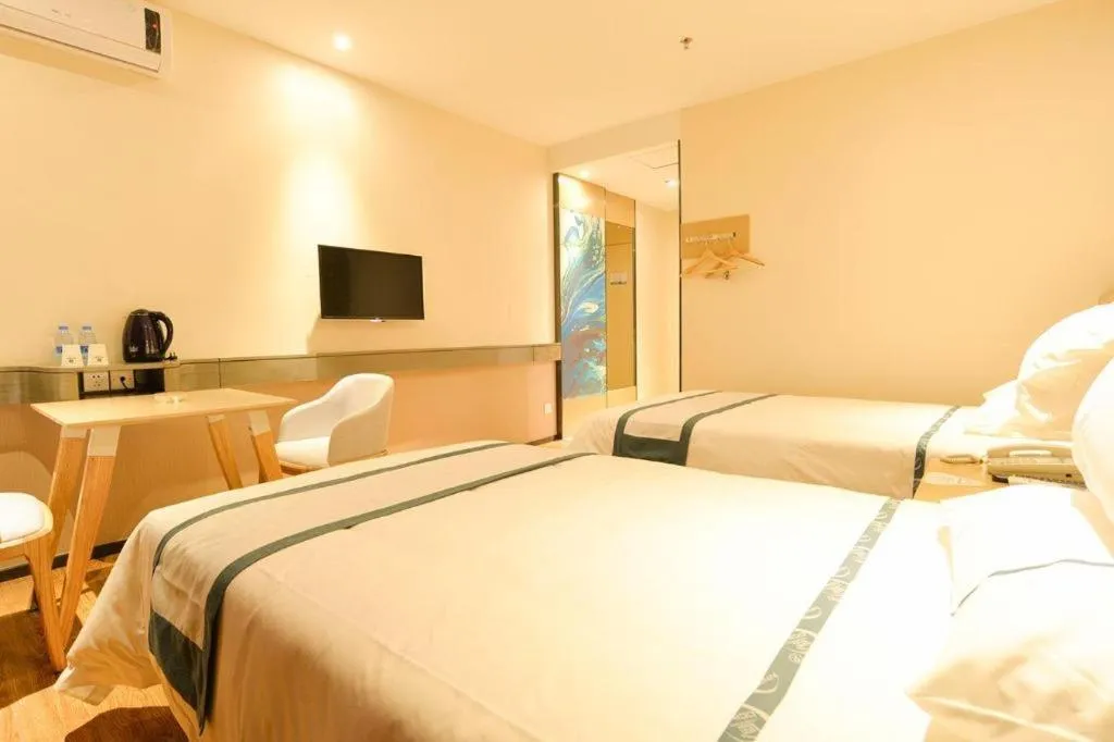 Bed in City Comfort Inn Zhuhai Qinglv Middle Road Riyuebei Grand Theater