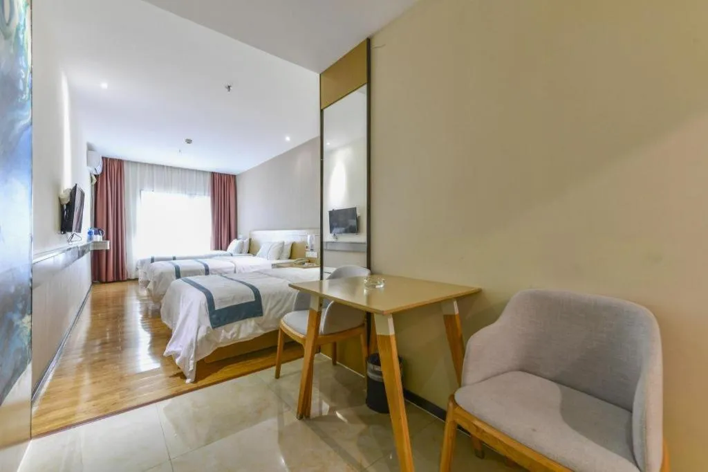 Bed in City Comfort Inn Zhuhai Qinglv Middle Road Riyuebei Grand Theater