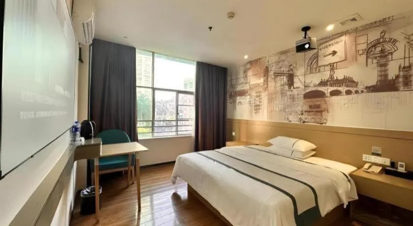 Bed in City Comfort Inn Zhuhai Qinglv Middle Road Riyuebei Grand Theater