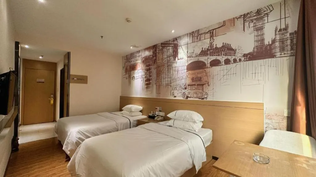 Bed in City Comfort Inn Zhuhai Qinglv Middle Road Riyuebei Grand Theater