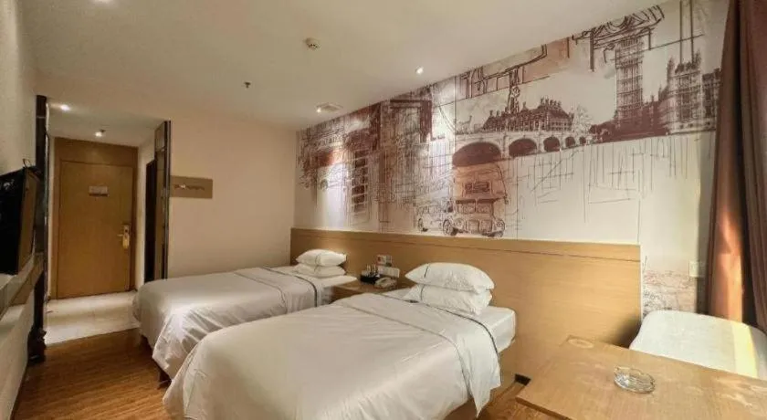 Bed in City Comfort Inn Zhuhai Qinglv Middle Road Riyuebei Grand Theater