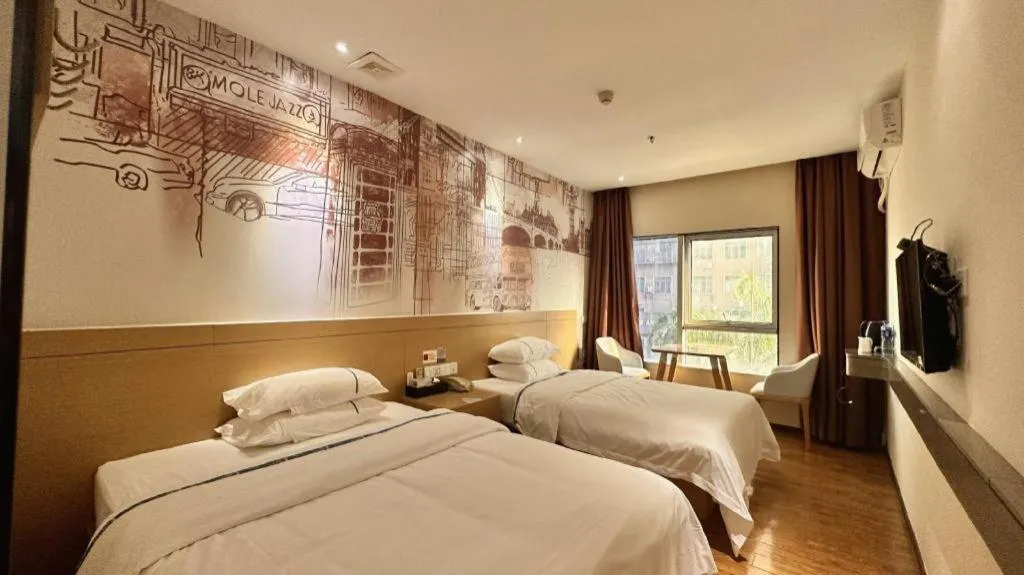 Bed in City Comfort Inn Zhuhai Qinglv Middle Road Riyuebei Grand Theater