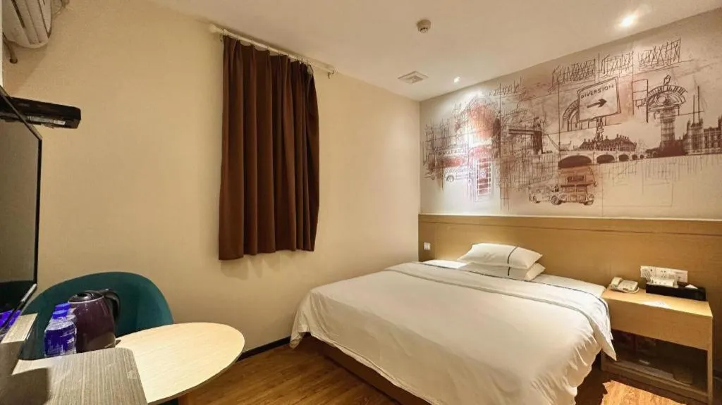 Bed in City Comfort Inn Zhuhai Qinglv Middle Road Riyuebei Grand Theater