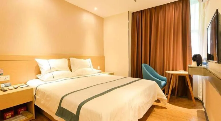 Bed in City Comfort Inn Zhuhai Qinglv Middle Road Riyuebei Grand Theater