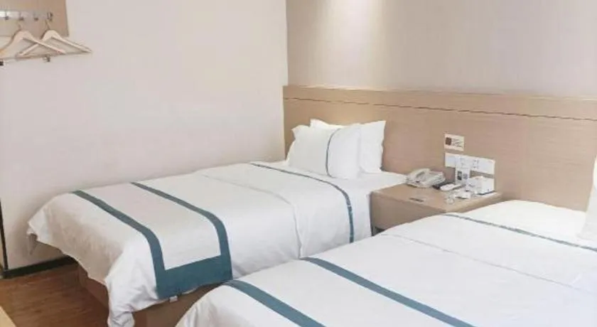 Bed in City Comfort Inn Zhuhai Qinglv Middle Road Riyuebei Grand Theater