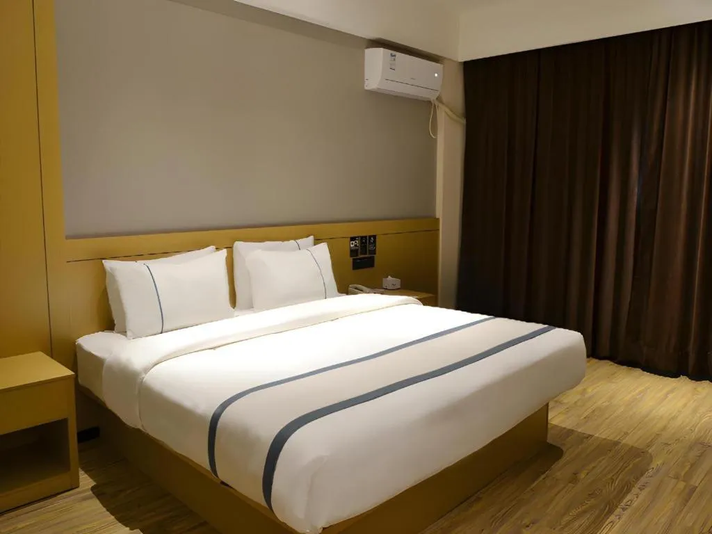 Bed in City Comfort Inn Yulin Yufu Road Industrial Products Market
