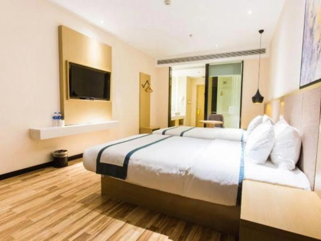 Bed in City Comfort Inn Tianmen Xincheng Walmart