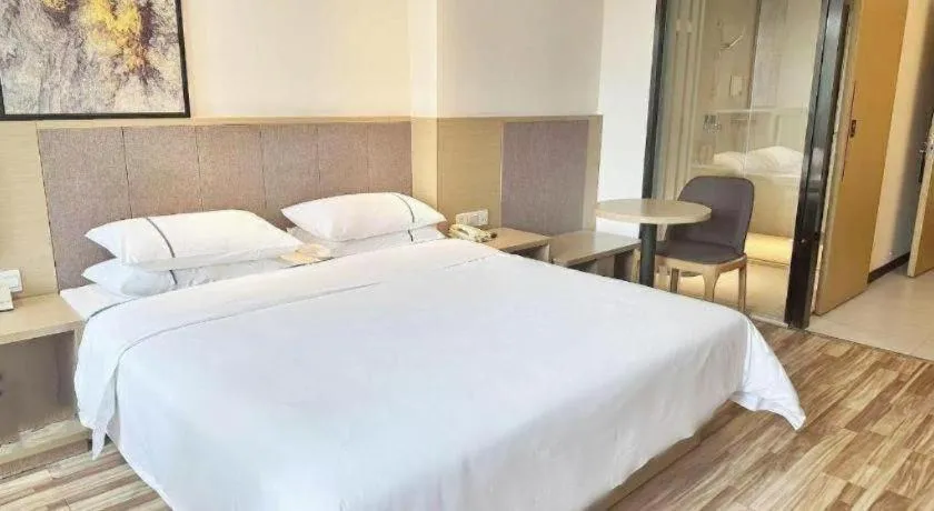 Bed in City Comfort Inn Tianmen Xincheng Walmart
