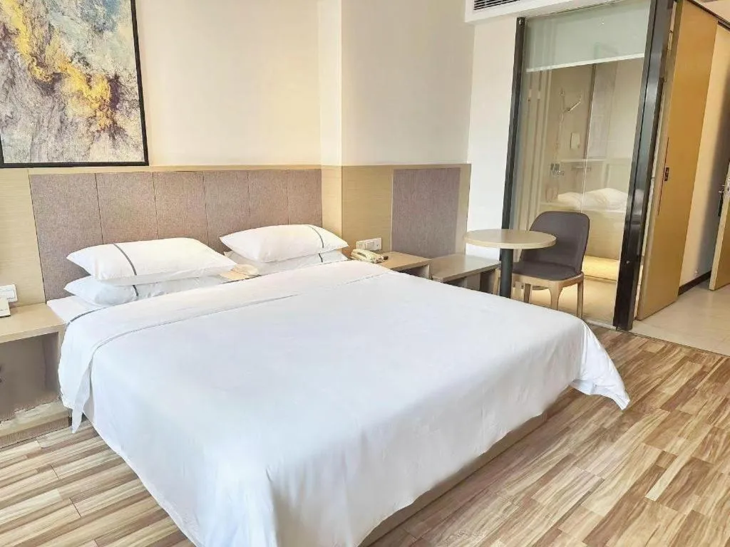 Bed in City Comfort Inn Tianmen Xincheng Walmart