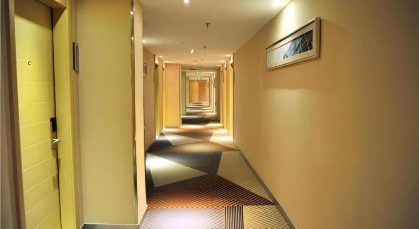 City Comfort Inn Jingmen Zhongjian Jinxiang Square